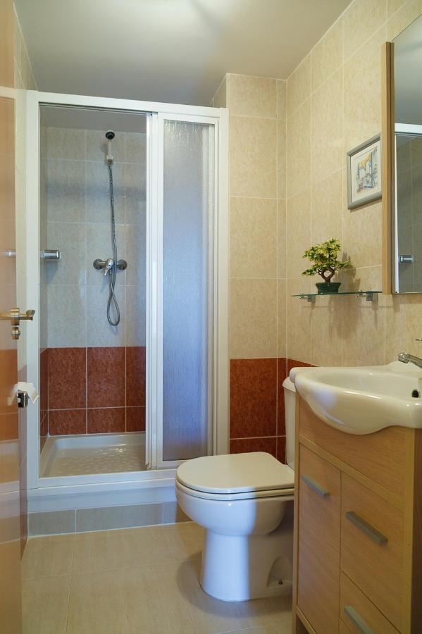 Uhc Village Park Apartments 살루 외부 사진