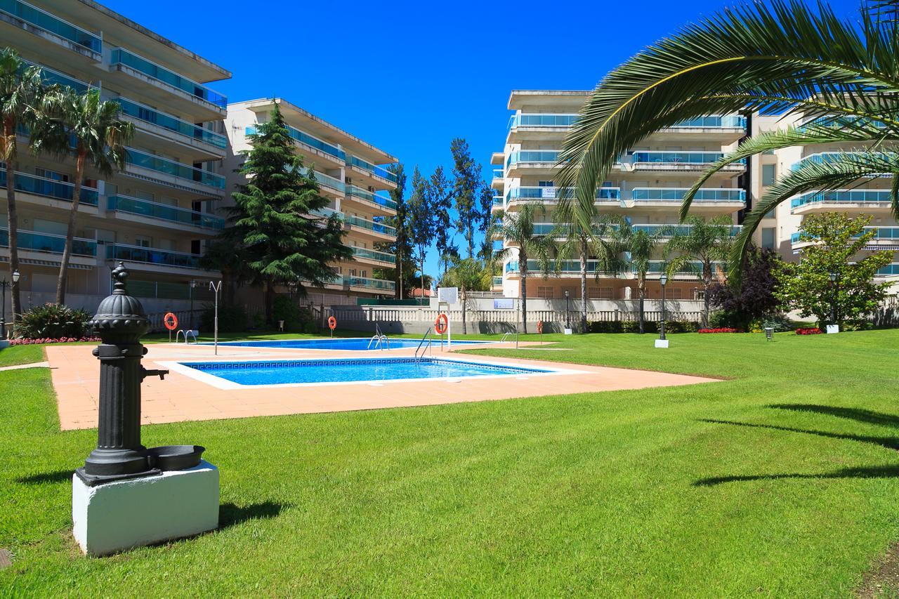 Uhc Village Park Apartments 살루 외부 사진